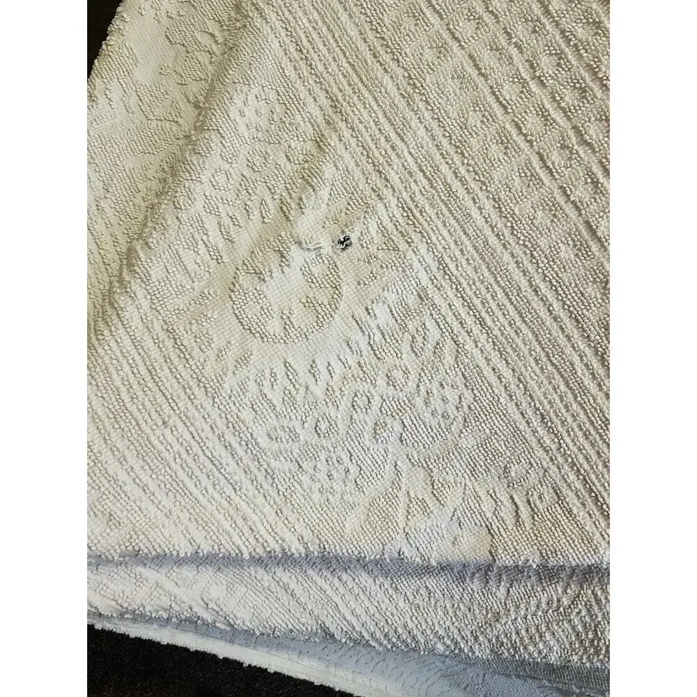 Vintage Chenille Bedspread Blanket Fringe White Cotton Cottage 120